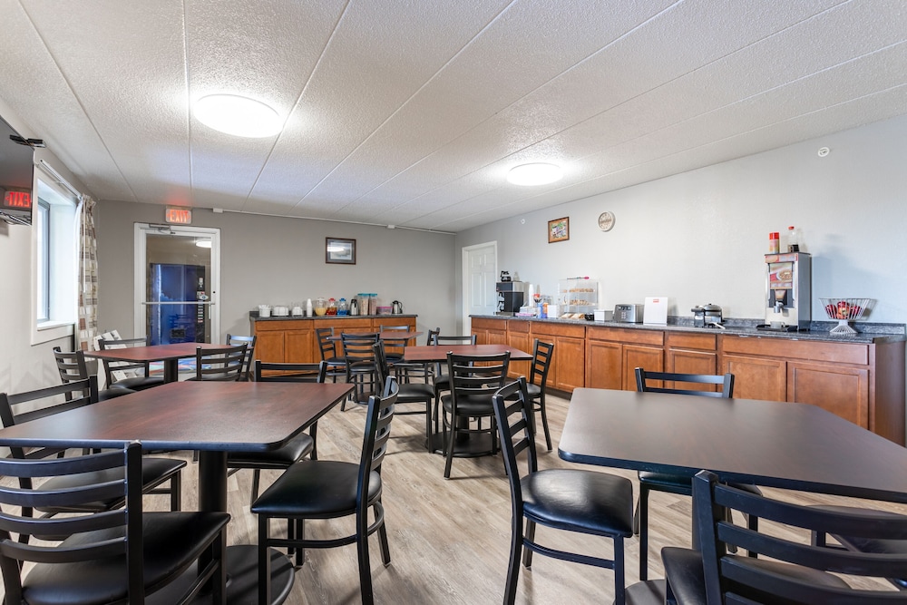 FairBridge Inn Express Monroe City - photo 18