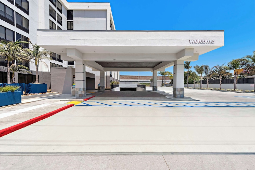 Hampton Inn by Hilton Los Angeles Airport - photo 38