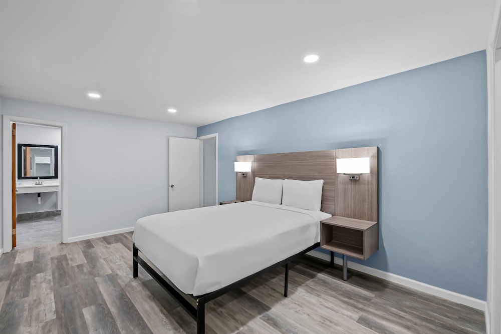 Suburban Studios Newport News Hampton - photo 37