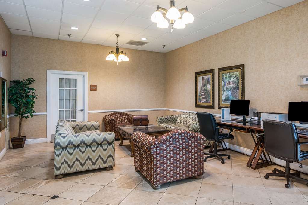 Clarion Inn & Suites Central Clearwater Beach - photo 64