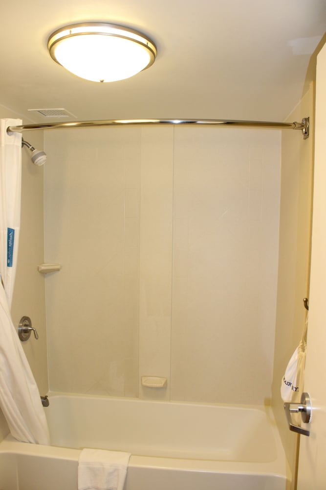Hampton Inn Charlotte Gastonia - photo 32