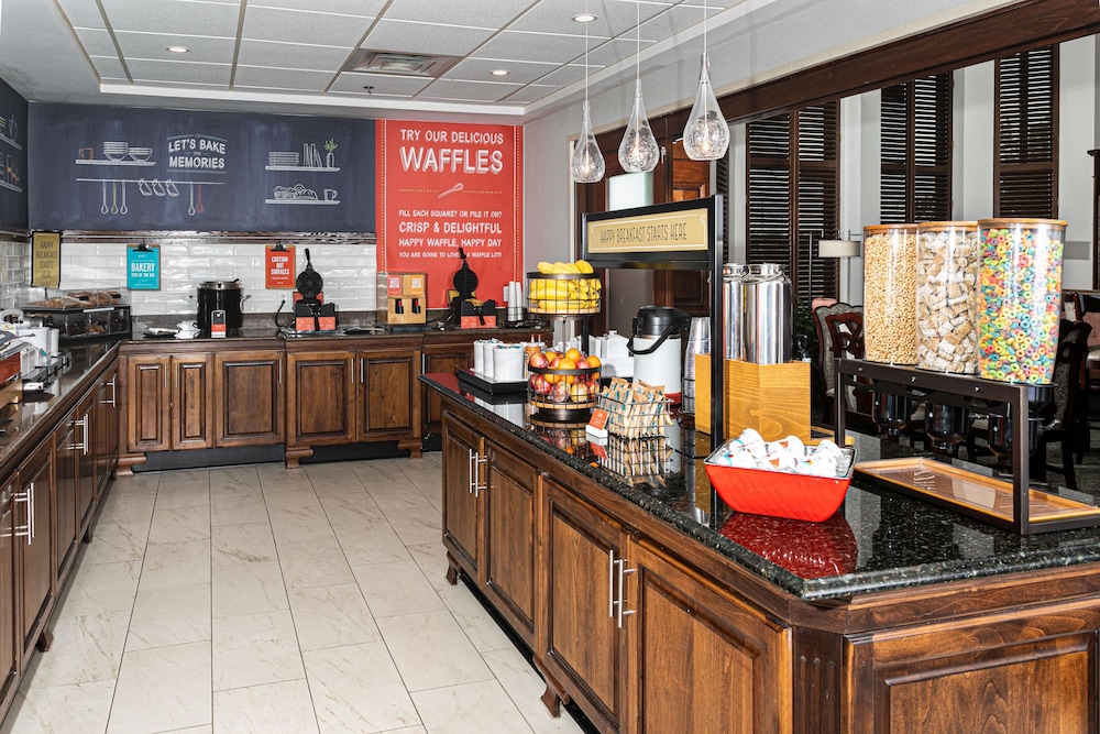 Hampton Inn & Suites Nashville Green Hills - photo 37