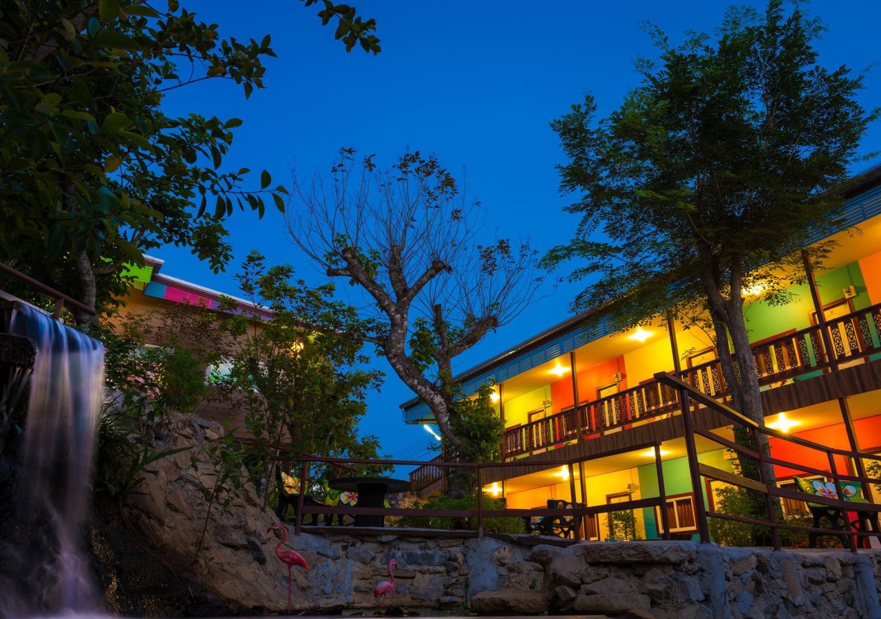 Pc Resort - carbon neutral hotel in Tha Chang