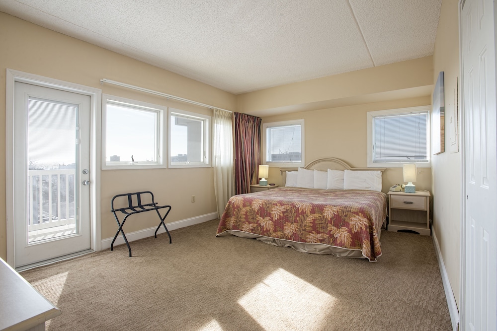 Biscayne Suites - photo 4
