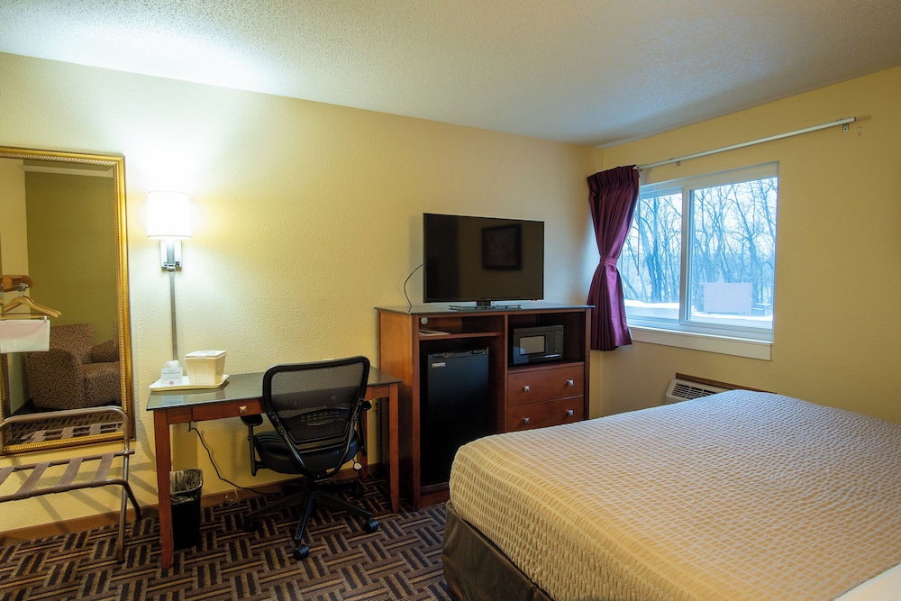 Coratel Inn & Suites By Jasper River Falls - photo 7