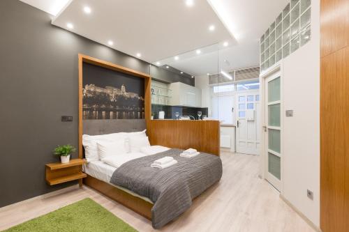 Retro Budapest Dream Suite Near The Danube — 4-Star Luxury Hotel in Budapest, Hungary