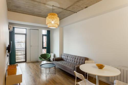 Super Cozy 1BR Apartment For 3 Near Fabrica