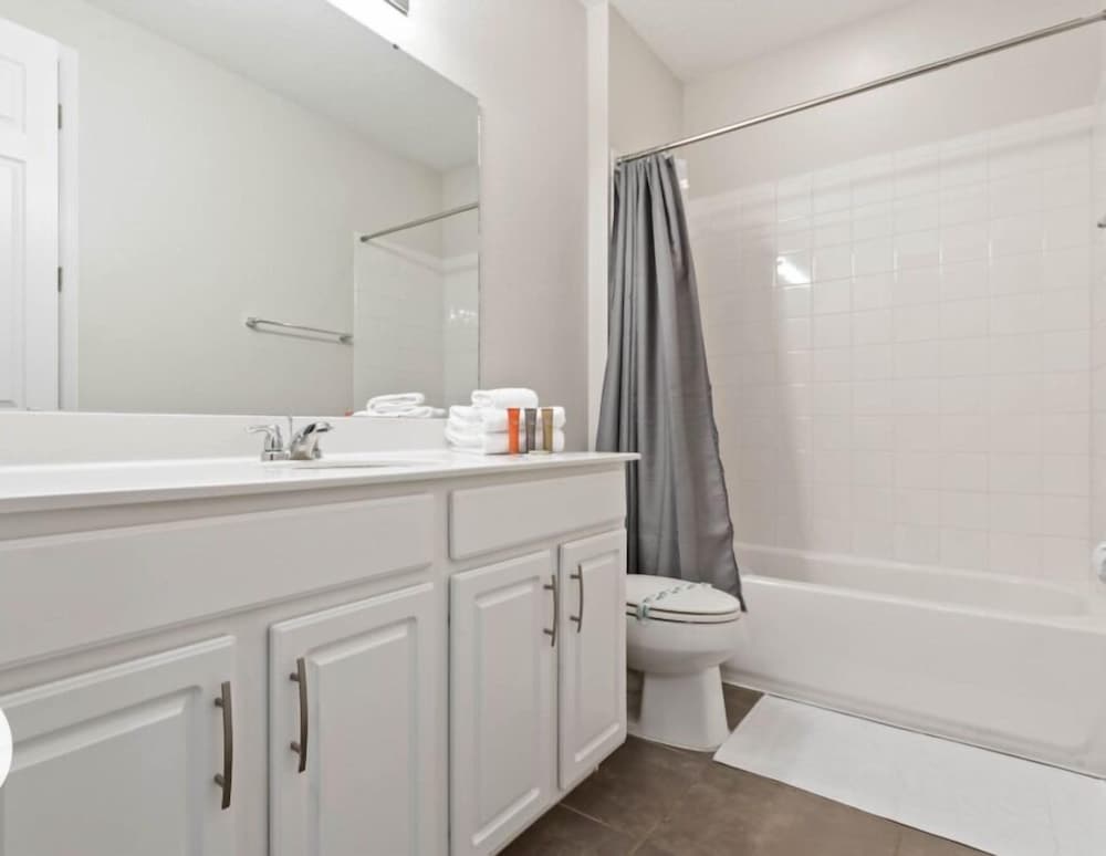 9 Bed 6.5 Bath Solara Resort 9 Bedroom Home by RedAwning - photo 18