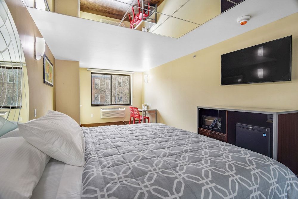 Brooklyn Broadway Hotel - photo 19