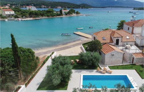 Three Bedroom Holiday Home In Loviste — 5-Star Luxury Hotel in Orebic, Croatia