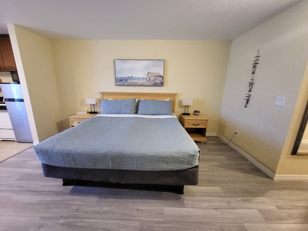 Beachside Hotel - photo 44