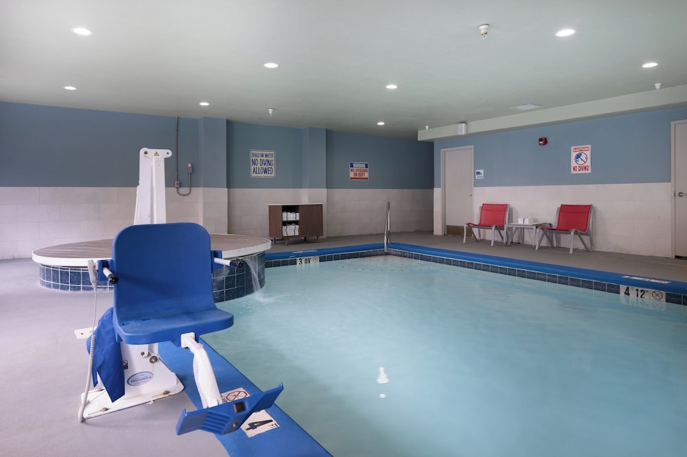 Holiday Inn Express Hotel & Suites Chattanooga Hixson by IHG - photo 38
