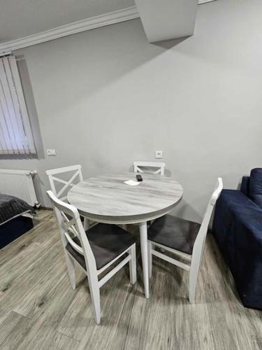 MaRKoS Sololaki Flat