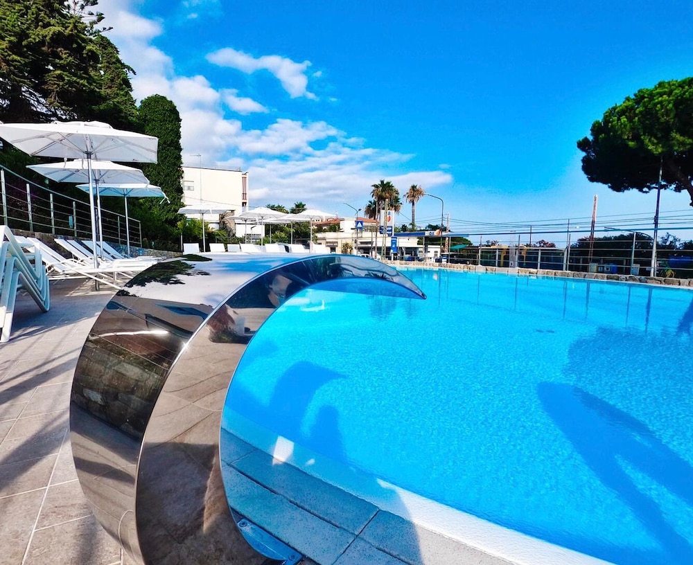 Hotel Napoleon - carbon neutral hotel in San Remo