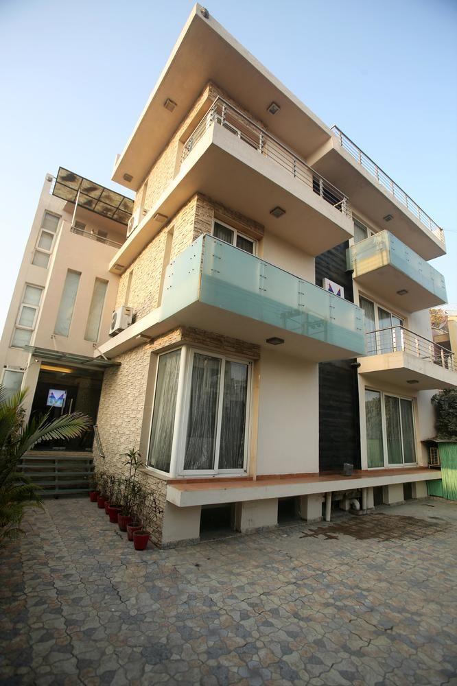 Mint Moulsari Suites