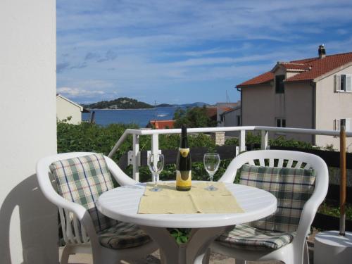 Apartment Tisno Residence — 4-Star Luxury Hotel in Tisno, Croatia