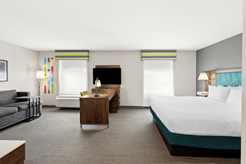 Hampton Inn & Suites Canton - photo 5