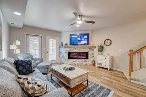 Lakefront Luxury for Families or Couples in Wisconsin Dells, United States