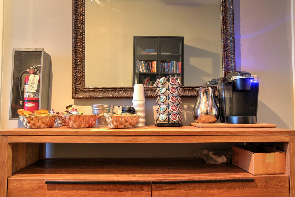 Hotel Charlotte - photo 39
