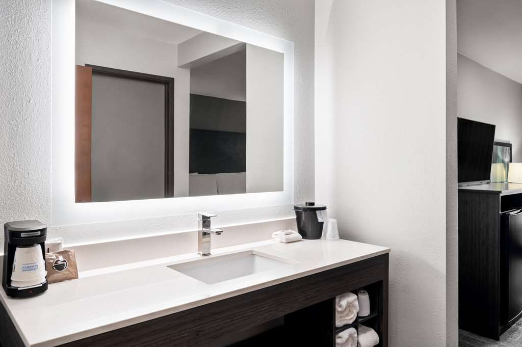 La Quinta Inn by Wyndham Indianapolis Airport Executive Dr - photo 19