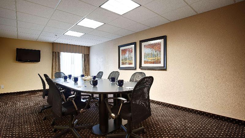 Best Western Plus Parkway Hotel - photo 78