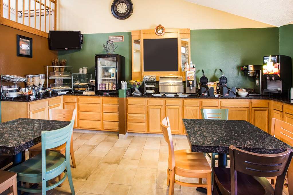 AmericInn by Wyndham Menomonie - photo 21