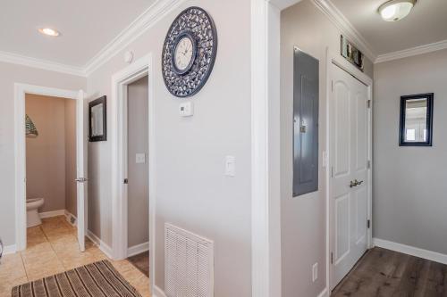 Just Beachy by Oak Island Accommodations - photo 10