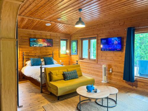 Restful Lodge Great Ayton with hot tub and on site bistro