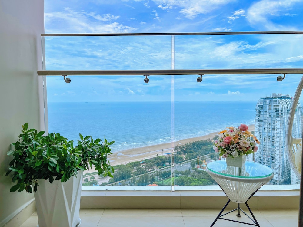 The Sóng Vũng Tàu Căn Hộ Hồ Bơi Minh Thy's Homestay — 4-Star Luxury Hotel in Vung Tau, Vietnam