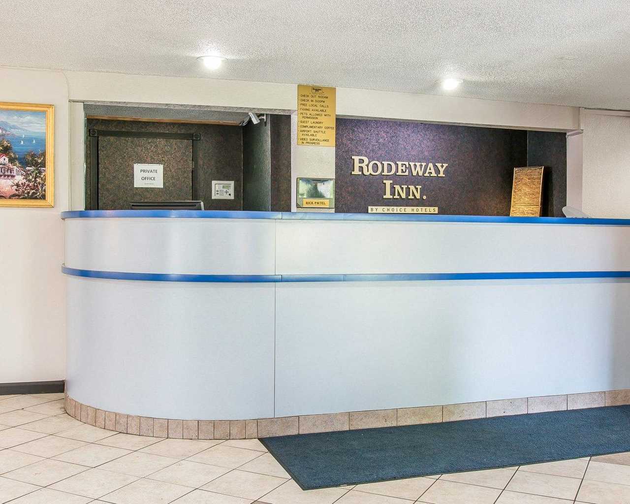 Rodeway Inn Metro Airport - photo 11