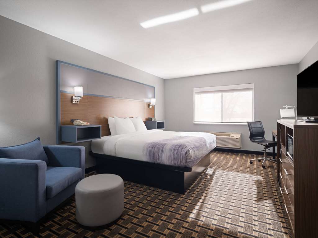 AmericInn by Wyndham Woodstock IL - photo 11