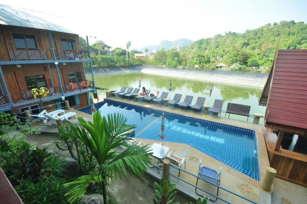 Golden Hill Bungalows - carbon neutral hotel in Phi Phi Don
