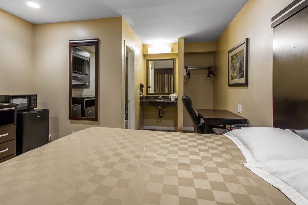 Rodeway Inn and Suites Chula Vista - photo 3