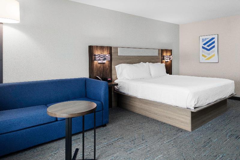 Holiday Inn Express & Suites Roanoke Rapids SE by IHG - photo 89