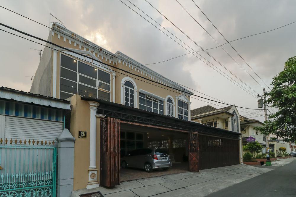 Reddoorz Manahan — Surakarta