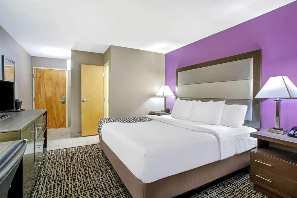 La Quinta Inn by Wyndham Radford - photo 15