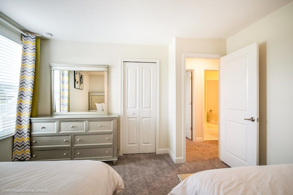 H1672brand new Amazing 8 Bedroom 5 Bathroom Resort - photo 3