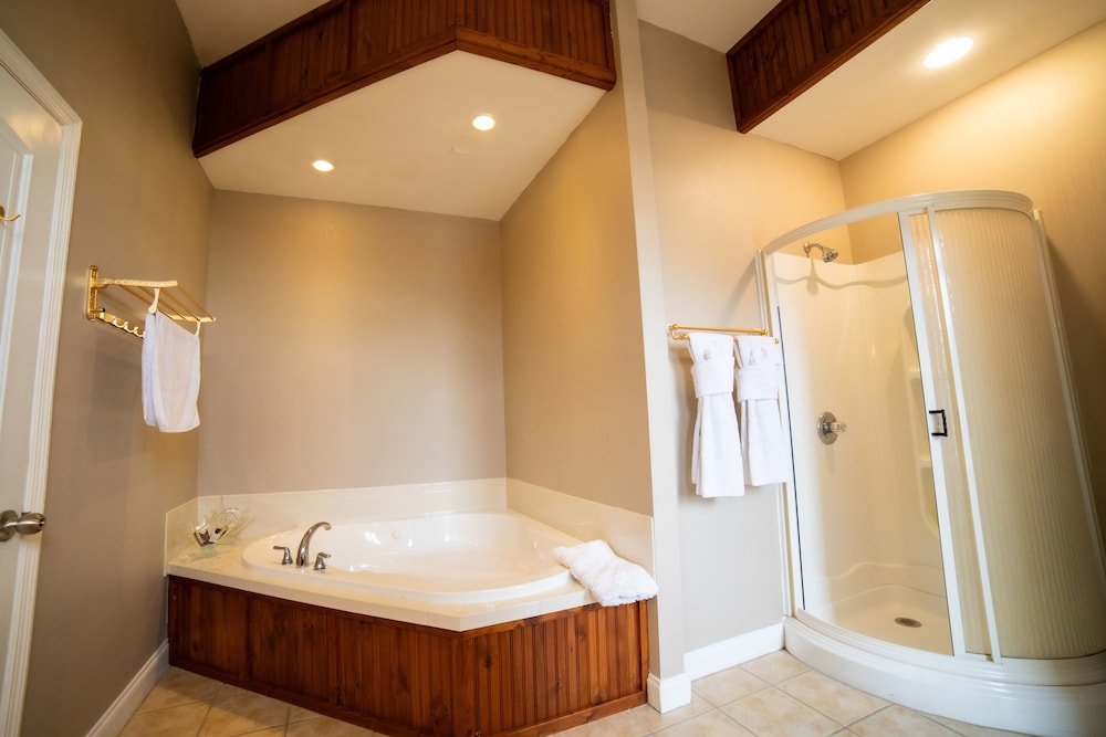 Oaak Tree Hotel - photo 170