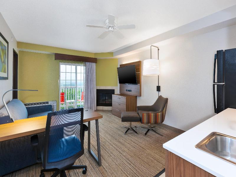 Holiday Inn Express & Suites Petoskey by IHG - photo 84