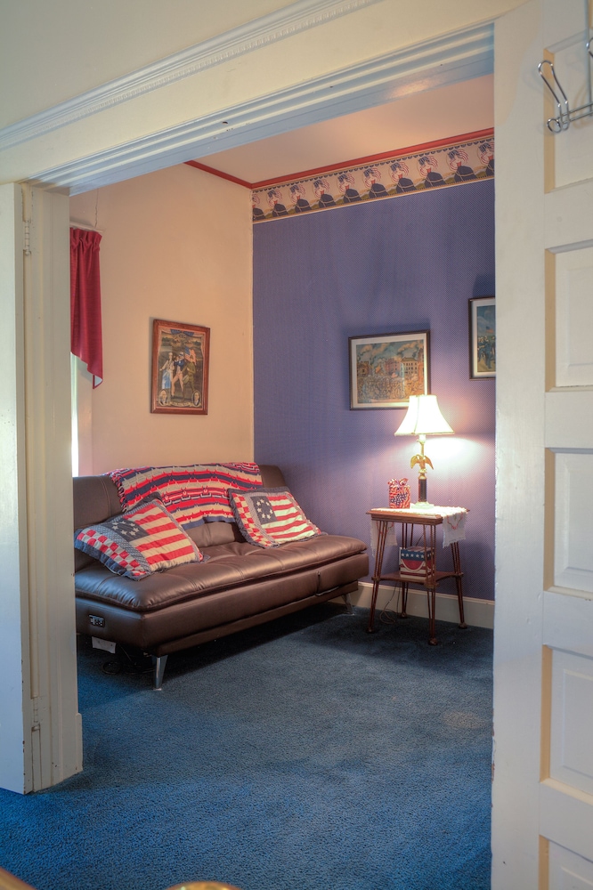 Inn of the Six Toed Cat - photo 19