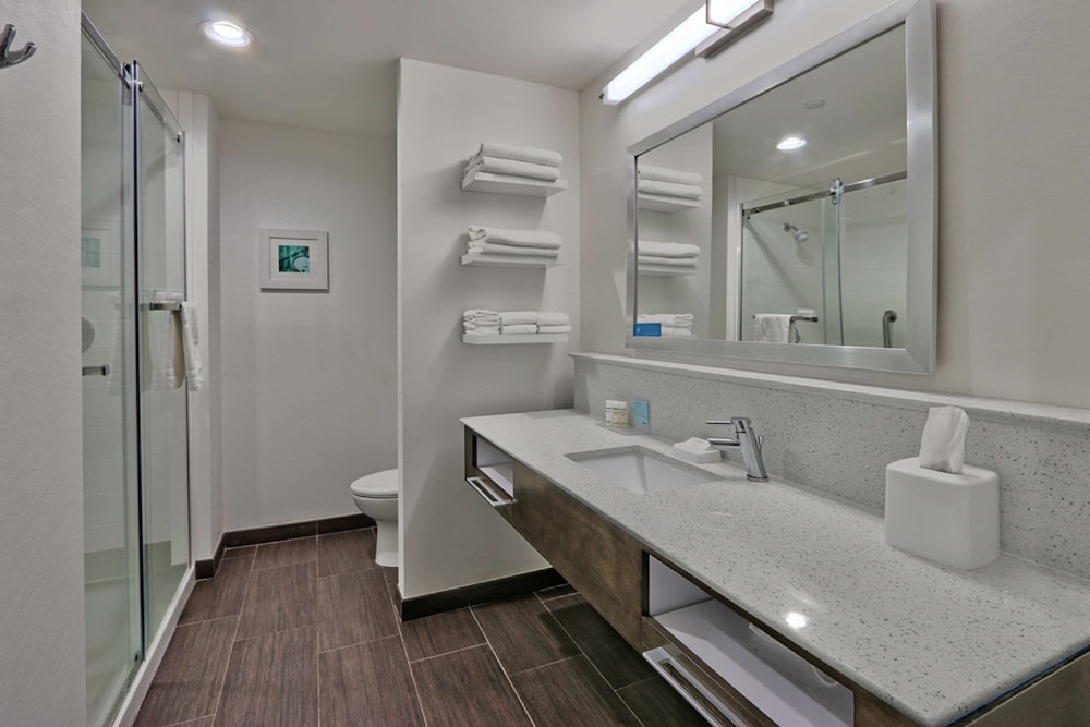 Hampton Inn & Suites Guthrie - photo 25