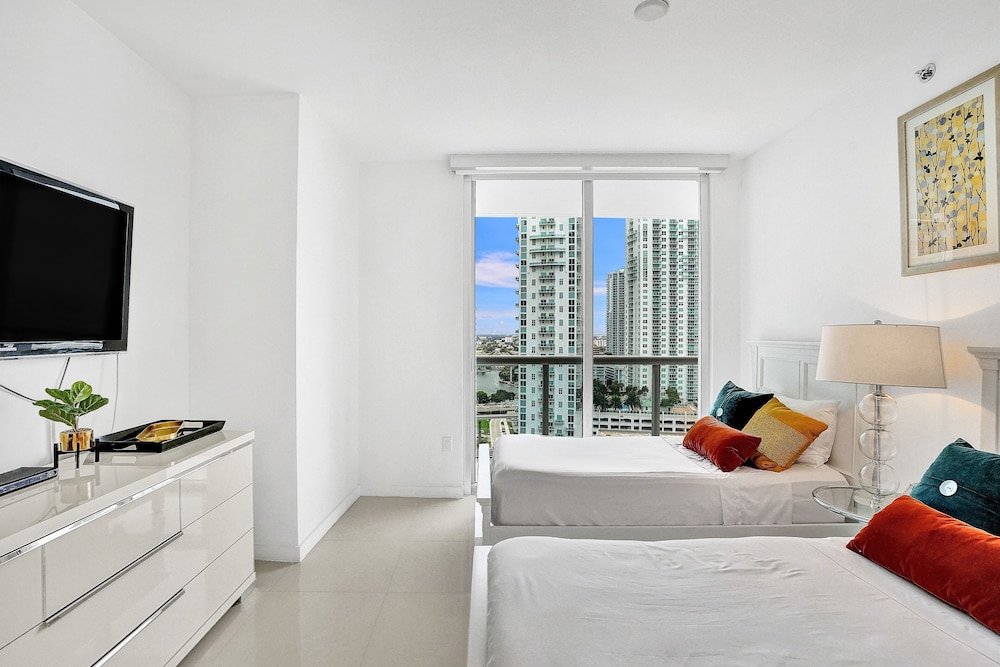 Sky City At Icon Brickell - photo 9
