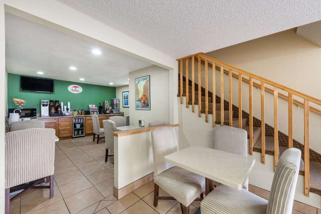 Super 8 by Wyndham Canon City - photo 3