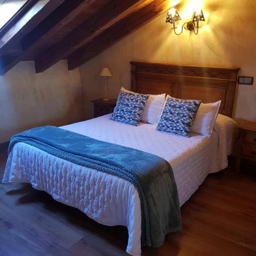 Puerta al Duraton - carbon neutral hotel in Sebulcor