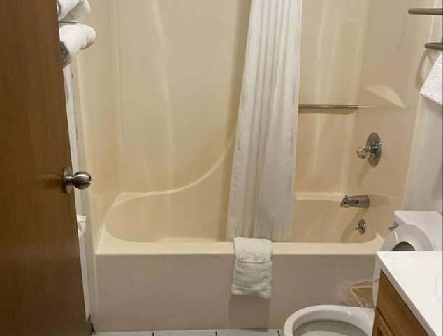 Americas Best Value Inn West Frankfort - photo 31