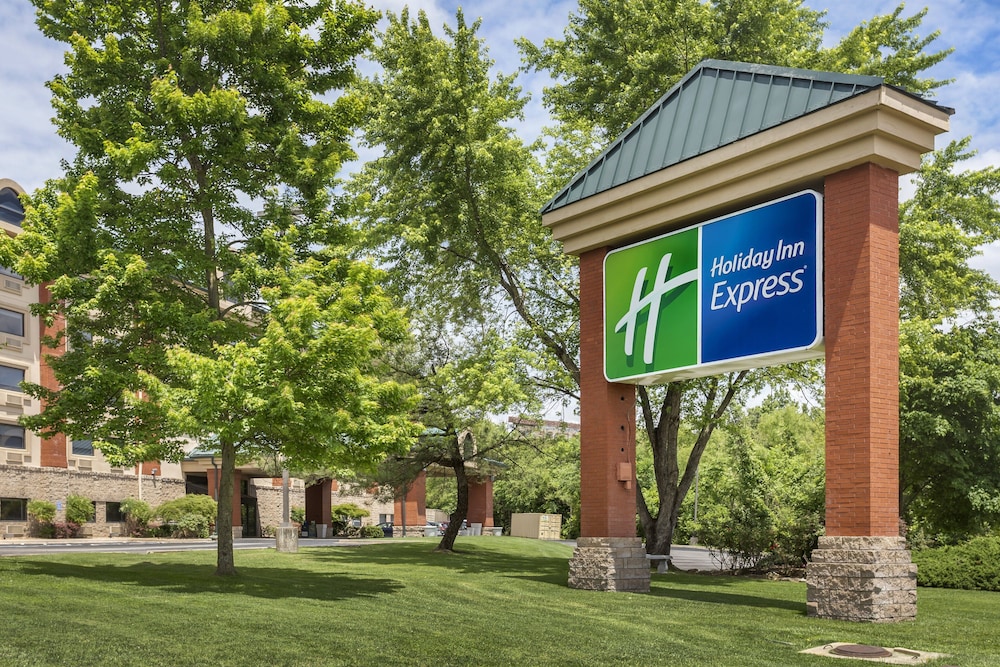 Holiday Inn Express Branson Green Mountain Drive by IHG - photo 46