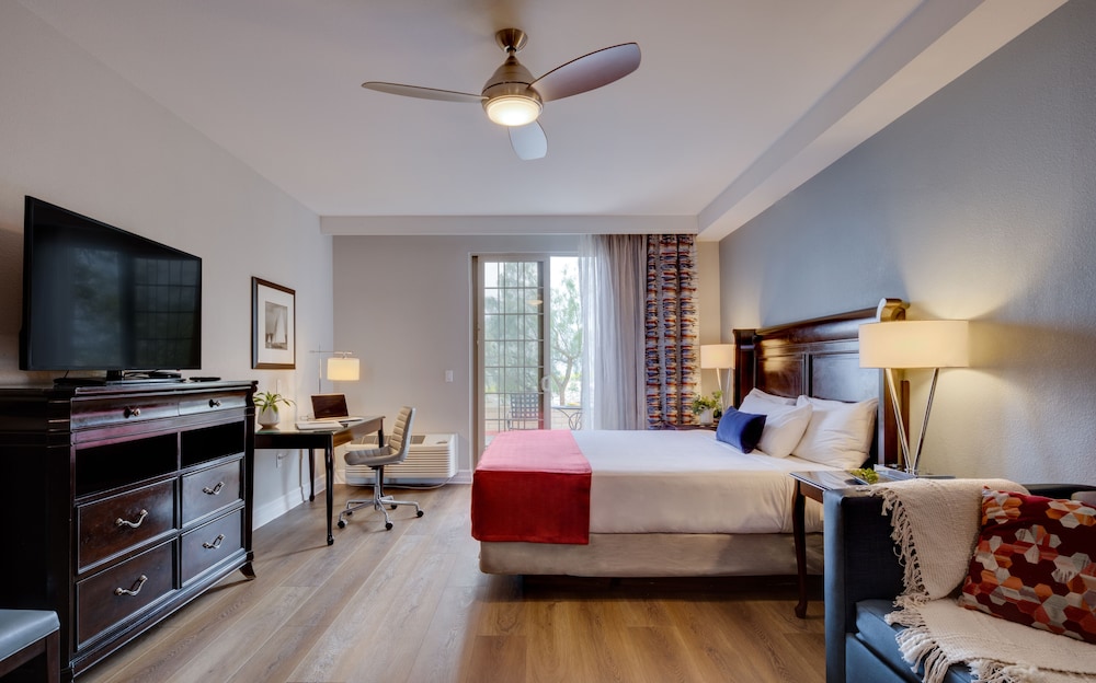 Ayres Suites Mission Viejo Lake Forest - photo 10