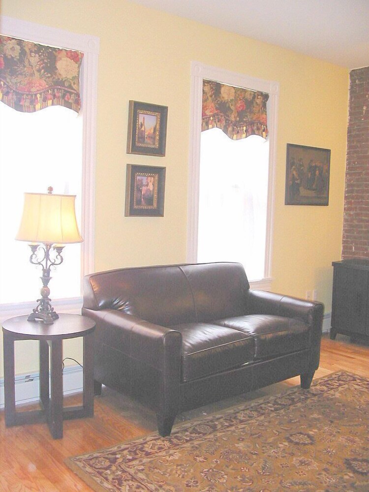 Back Bay Suites - photo 8