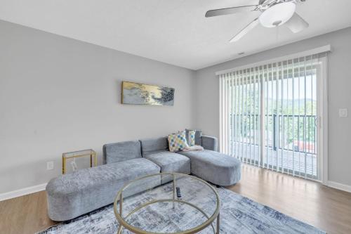 Stonecrest 623 2Bd Apt I Free Parking I Pool — 4-Star Luxury Hotel in New Albany, United States