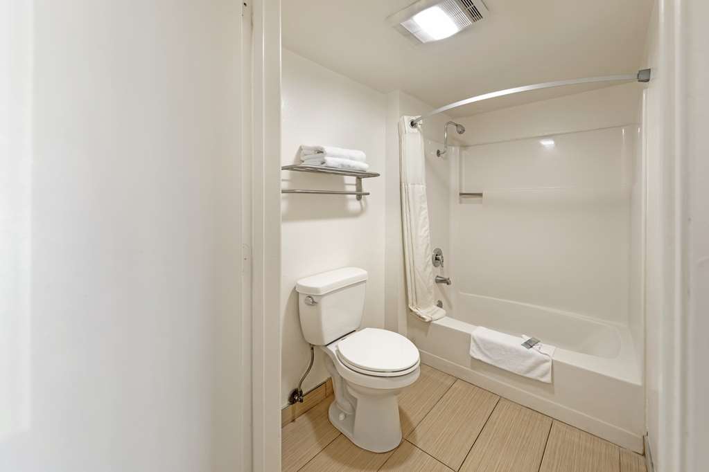 Best Western Hanford Inn - photo 30